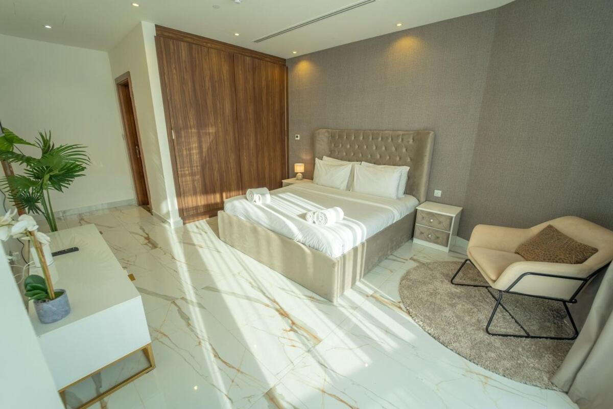 Aws Holiday Homes - Luxurious 2Br In Business Bay ดูไบ ภายนอก รูปภาพ